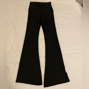 EUC Nike Flare Leggings | Size S